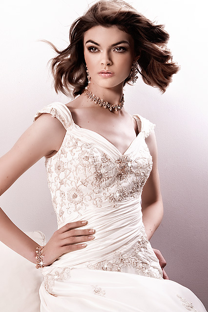 Suknia Ślubna Model: Lucille | Kolekcja: Before
