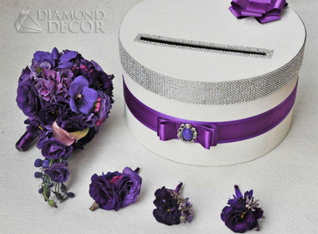 dekoracja ślubna wesela fiolet butonierki bukiet pudelko