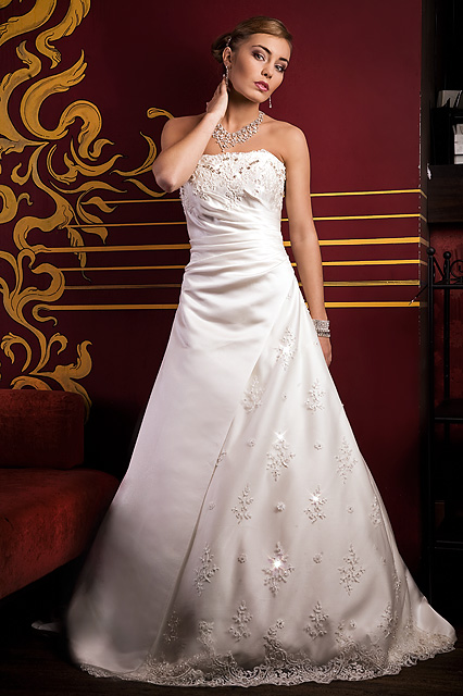 Suknia Ślubna Model: Hilton | Kolekcja: Before