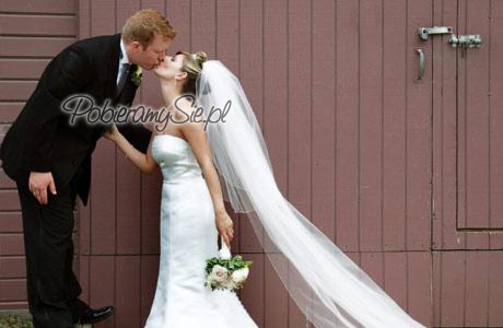 Młoda Para, pocałunek, fotografia ślubna