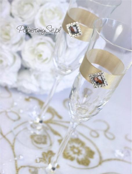 kieliszki do szampana dla Młodej Pary, akcesoria ślubne, dekoracje ślubne
