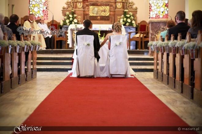 dekoracje ślubne, dekoracja kościoła, biel, gipsówka