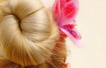 Galeria fryzur ślubnych - Kwiaty we włosach