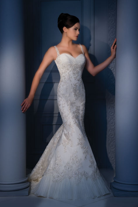 Suknia Ślubna Demetrios Model 1376