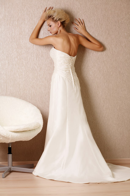 Suknia Ślubna Model: Avante | Kolekcja: Royale