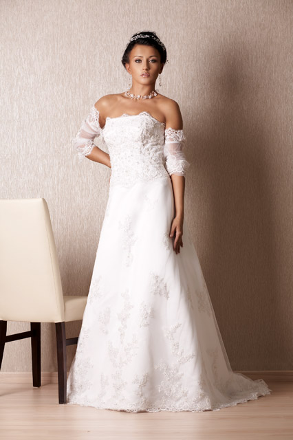 Suknia Ślubna Model: Lugano | Kolekcja: Royale