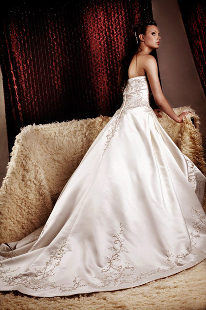Suknia Ślubna Model: Cesaria | Kolekcja: Royale