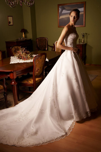 Suknia Ślubna Model: Kleopatra | Kolekcja: Royale