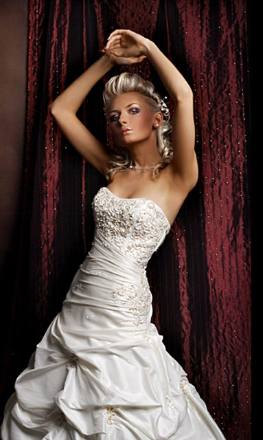 Suknia Ślubna Model: Asina | Kolekcja: Royale