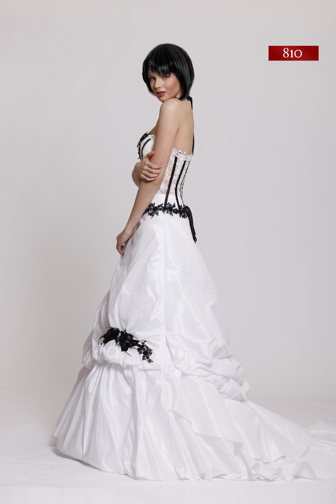 Suknia ślubna model 810