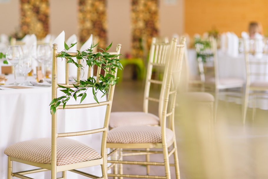 chiavari krzesła na wesele