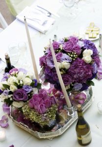 kwiatowa dekoracja stołu weselnego