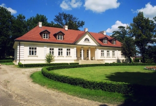 dworek od frontu